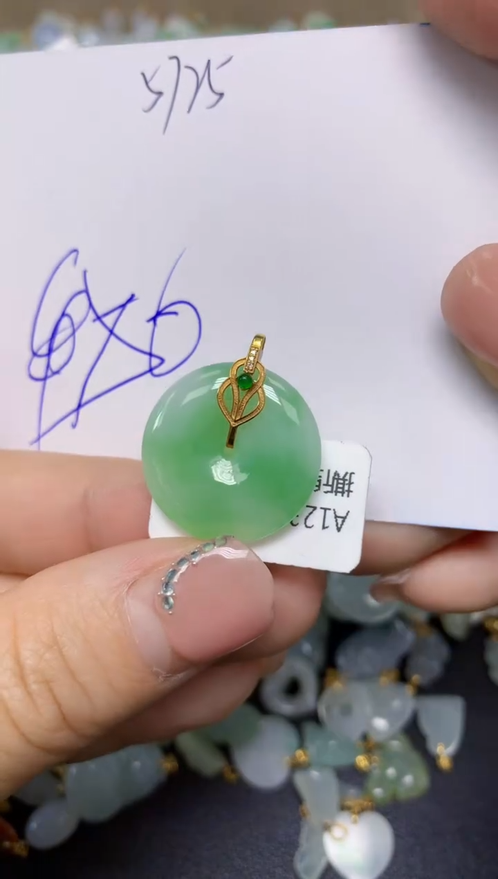 【闪购商品】翡翠挂件18K金镶嵌 天然翡翠A货