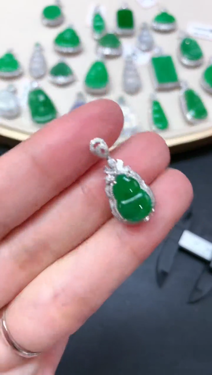 【闪购商品】翡翠吊坠(不含链)18K金镶嵌AC02|3980