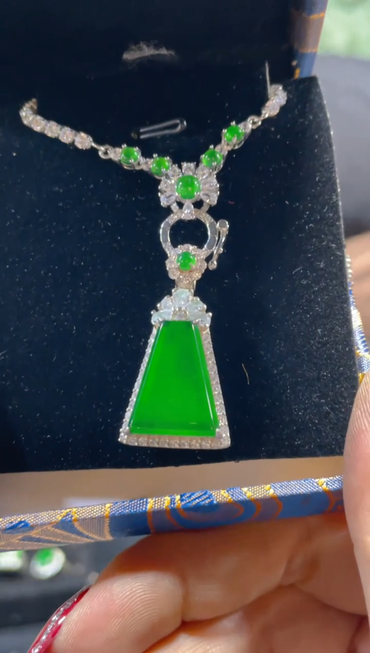 【闪购商品】定制翡翠未镶嵌天然A货翡翠 假一赔四