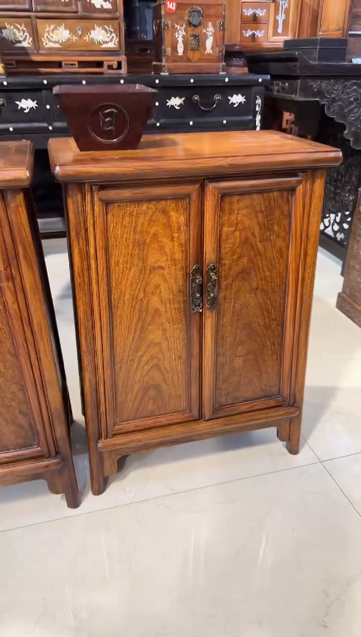 【闪购商品】木木艺缅花素面小柜子1800.8888