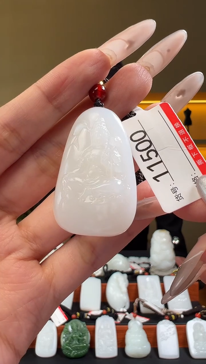 颈饰未镶嵌和田玉1