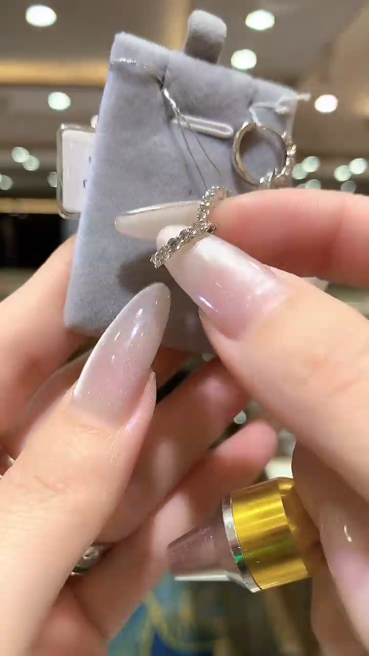 【闪购商品】钻石耳饰18K金镶嵌耳饰多样性发一