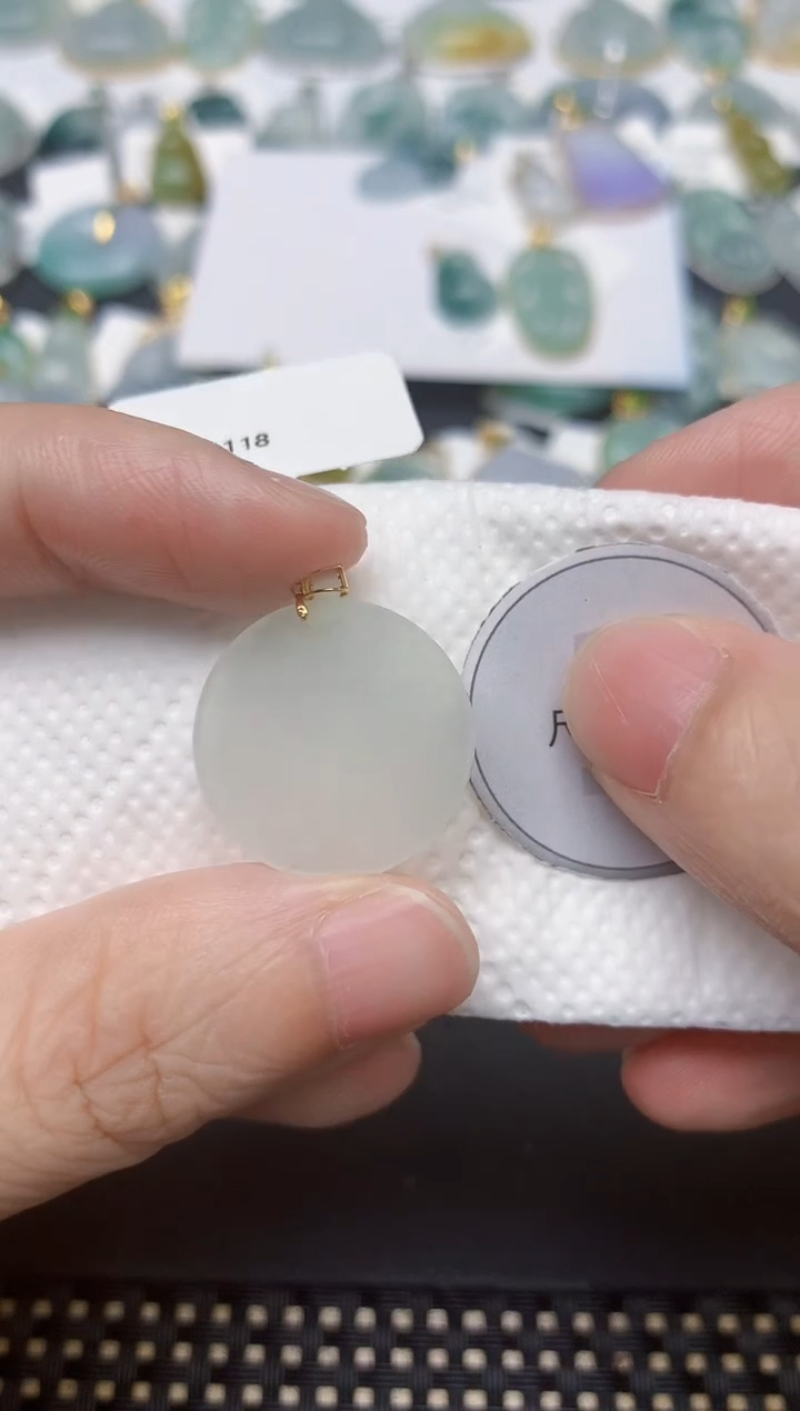 翡翠18K金镶嵌颈饰天然缅甸A货翡翠