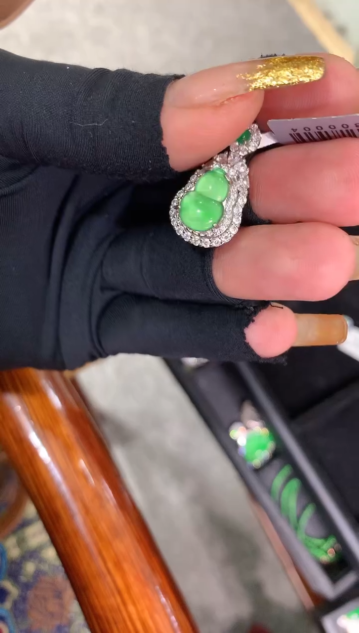 【闪购商品】定制翡翠未镶嵌18定制翡翠-多样性发货（发其一）