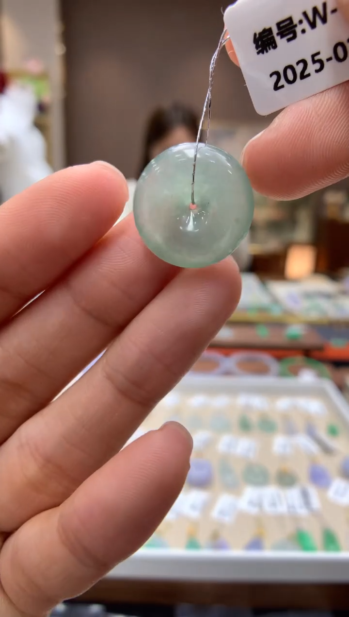 【闪购商品】翡翠颈饰18K金镶嵌平安扣