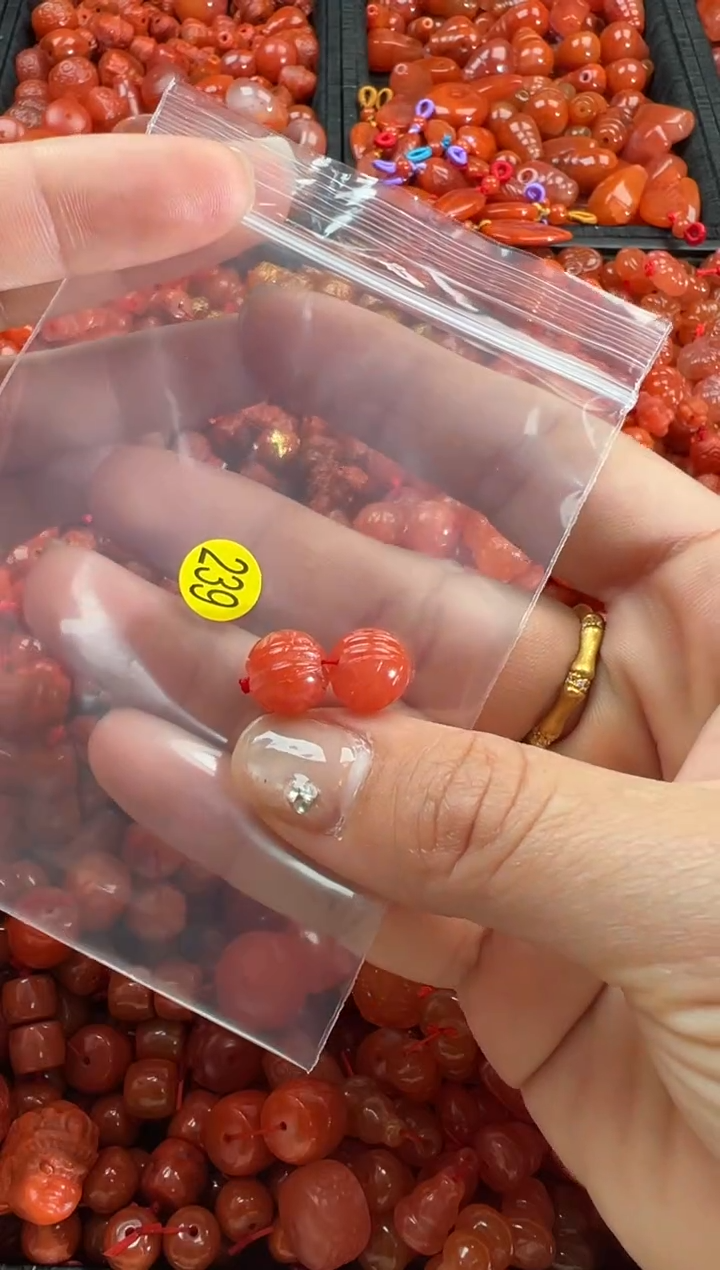 【闪购商品】南红玛瑙颈饰未镶嵌1