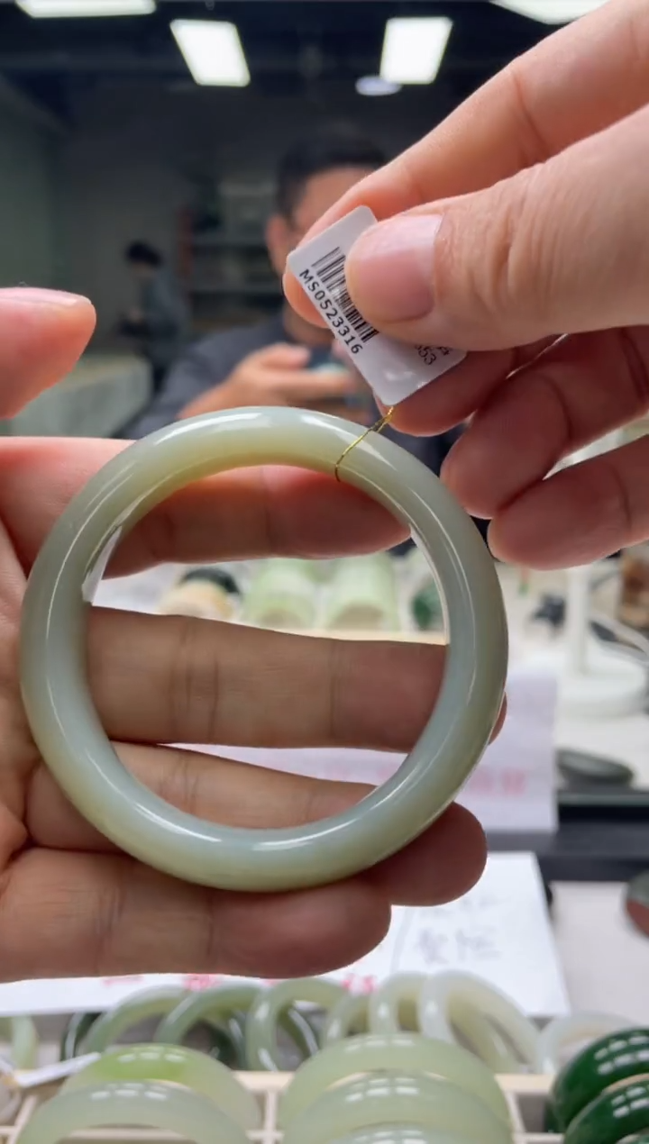 【闪购商品】和田玉手镯未镶嵌编码3316 圈口57-58