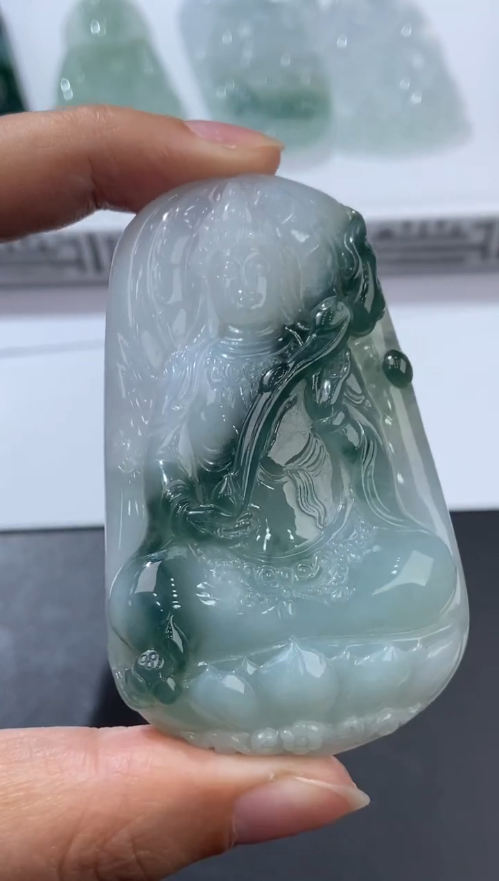 未镶嵌挂件翡翠379584   多人