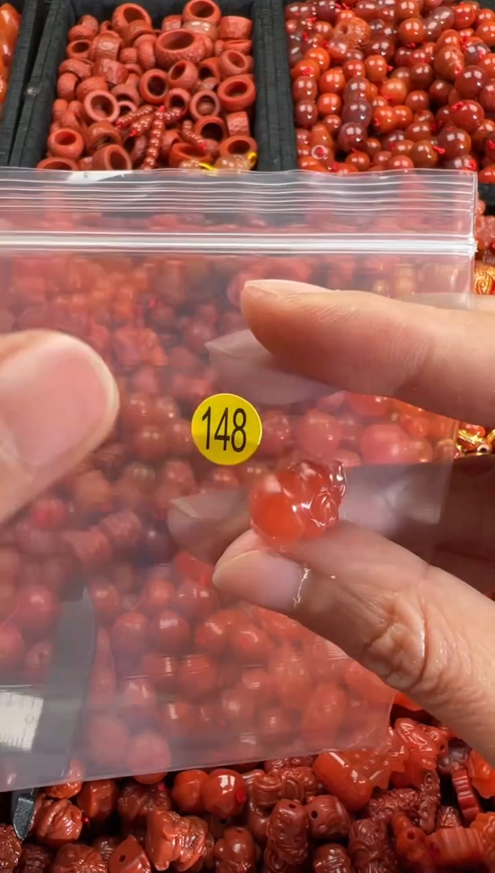 【闪购商品】南红玛瑙颈饰合金1