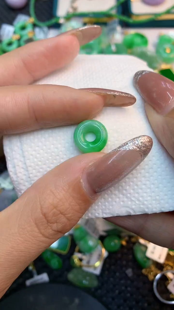 颈饰未镶嵌翡翠1