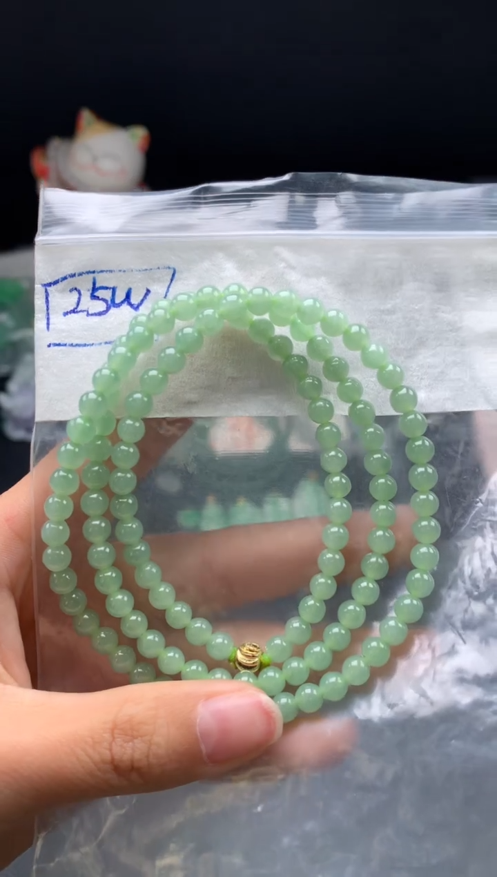 未镶嵌挂件翡翠20卡5.3