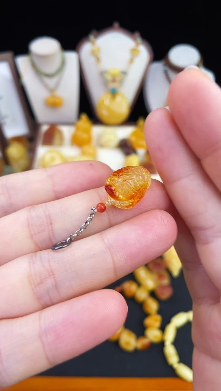 琥珀未镶嵌珠宝奇石柒月