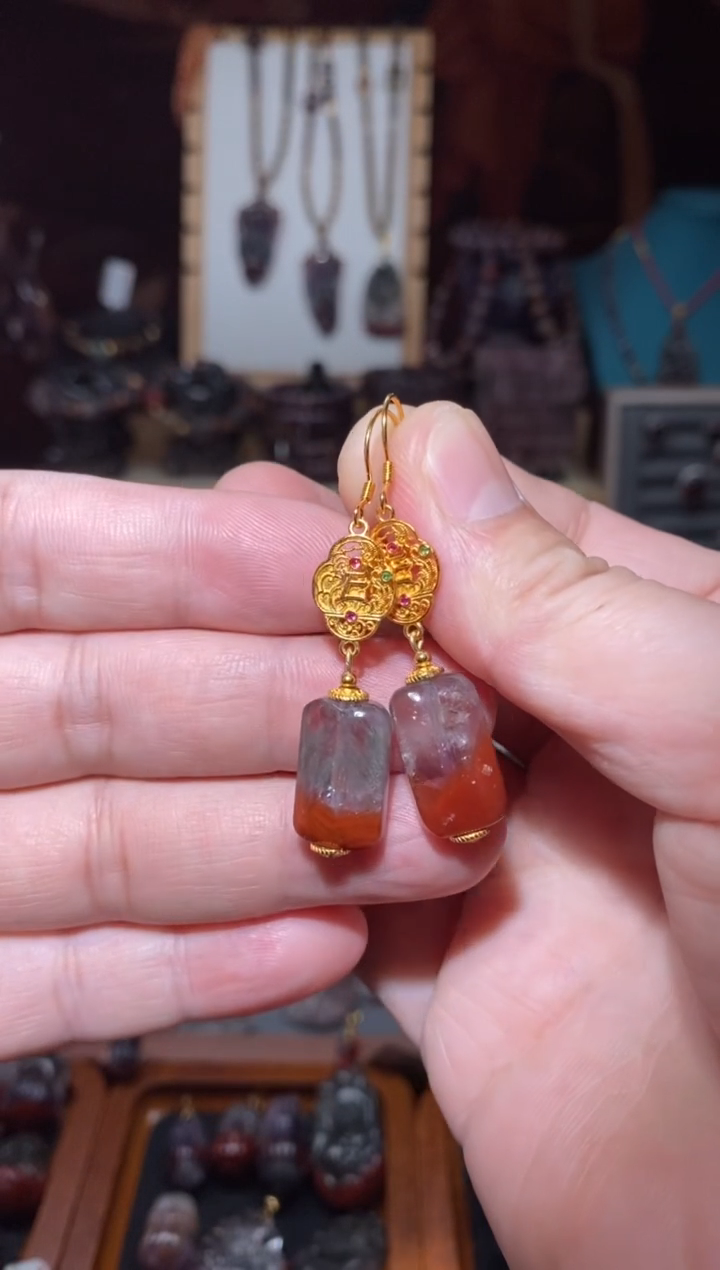 【闪购商品】耳勾未镶嵌水晶红极光