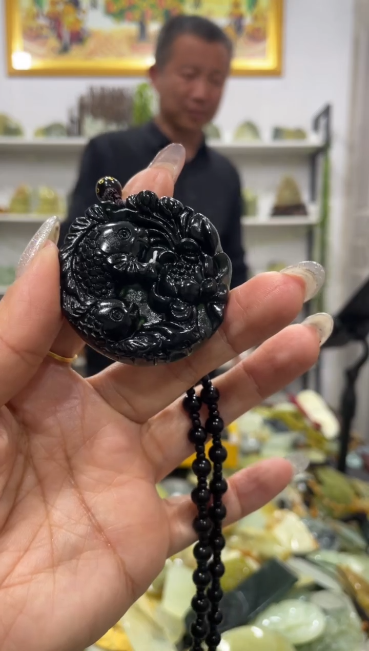 岫玉未镶嵌吊坠               