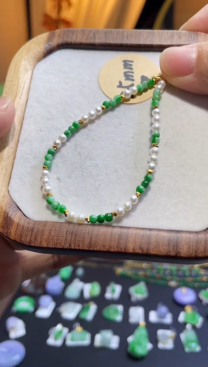 颈饰未镶嵌翡翠手链