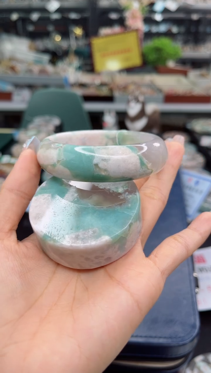 【闪购商品】石英质玉手镯未镶嵌58圈口（赠品镯心）5S8082