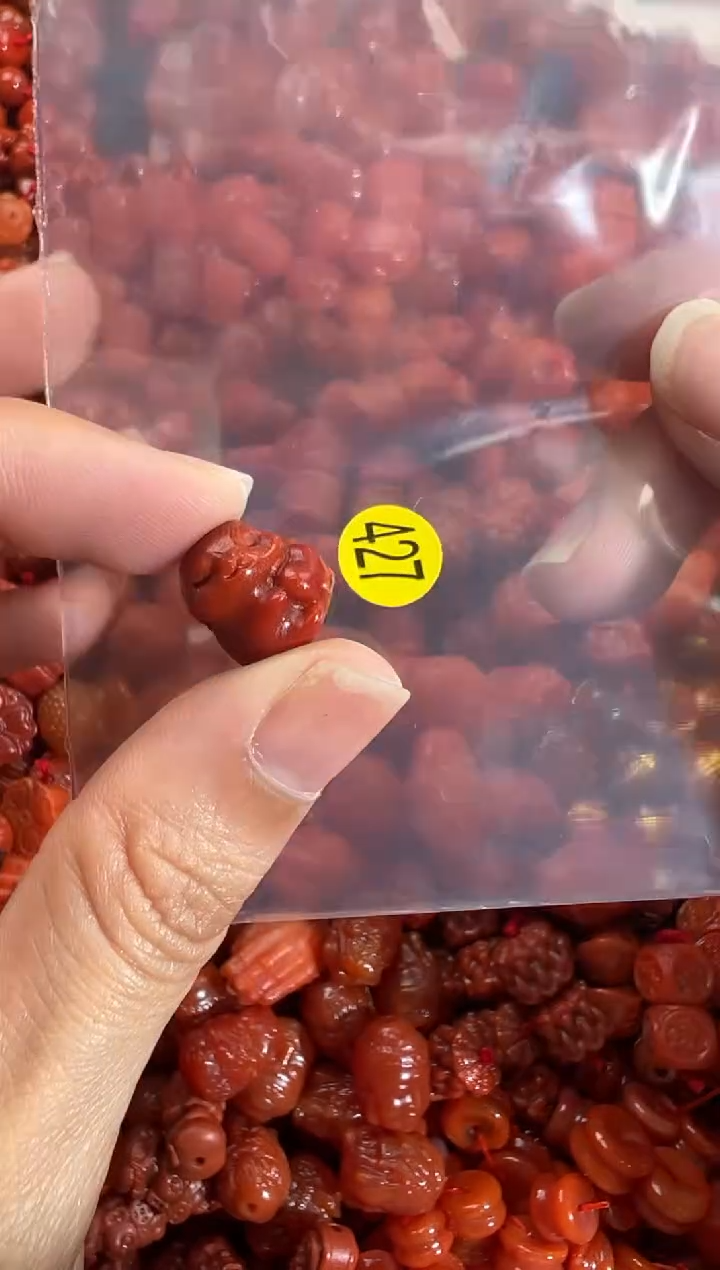 南红玛瑙未镶嵌颈饰1