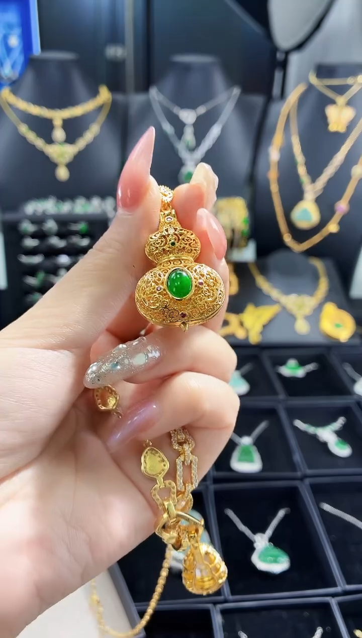 翡翠未镶嵌颈饰吊坠（不含链）