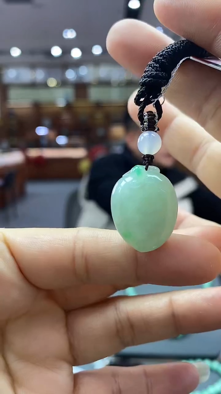 颈饰未镶嵌翡翠寿桃 23号