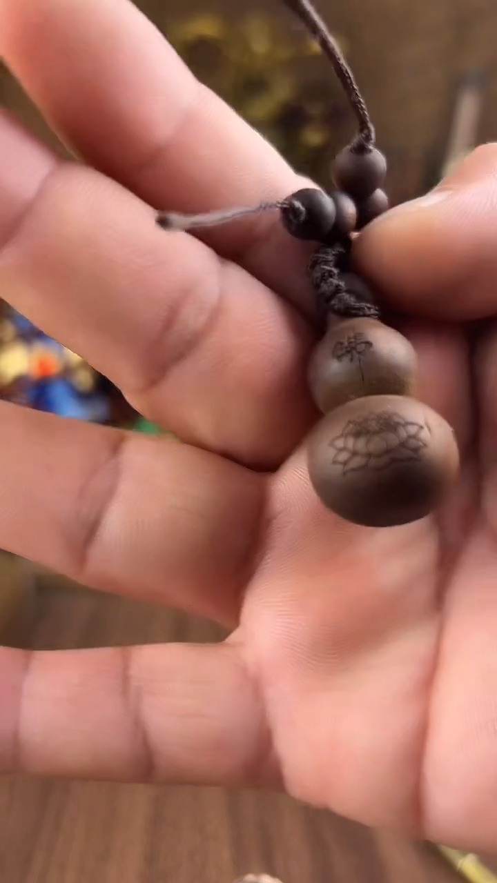 滴血莲花菩提吊坠所见即所得