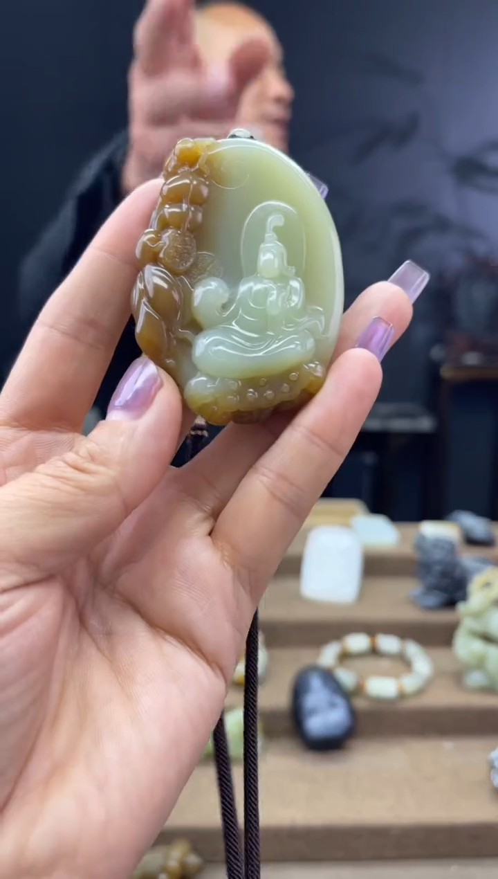 颈饰未镶嵌和田玉1