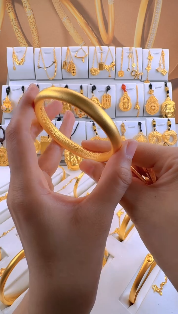 无足银心经泥鳅背手镯  重30g外2.5g卡10 62圈口