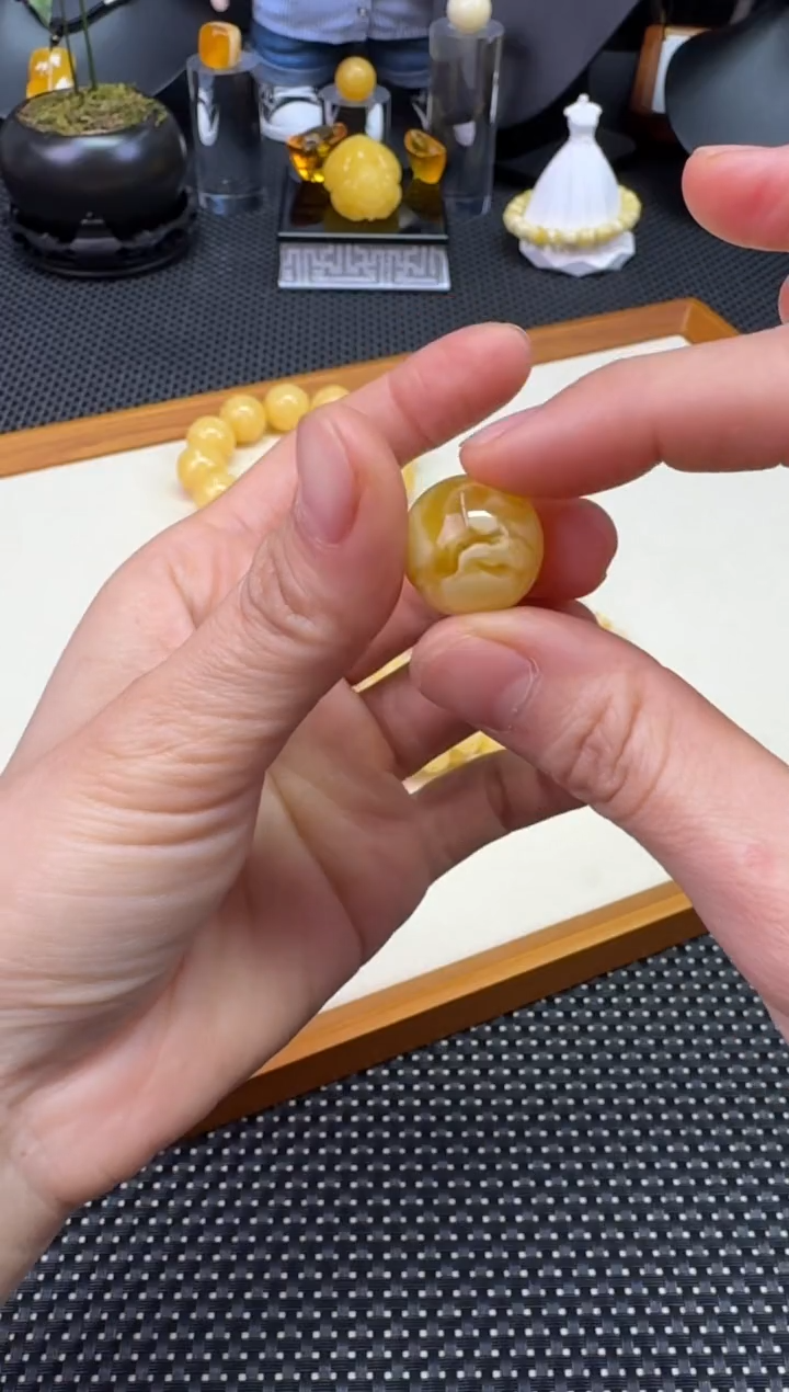 裸石琥珀未镶嵌宝衡 单珠