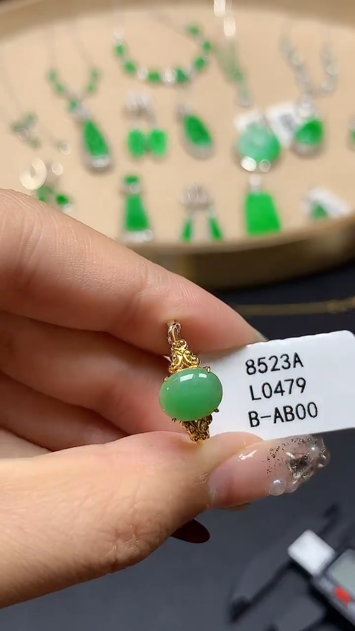 【闪购商品】翡翠18K金镶嵌戒指L0479多样性发其一