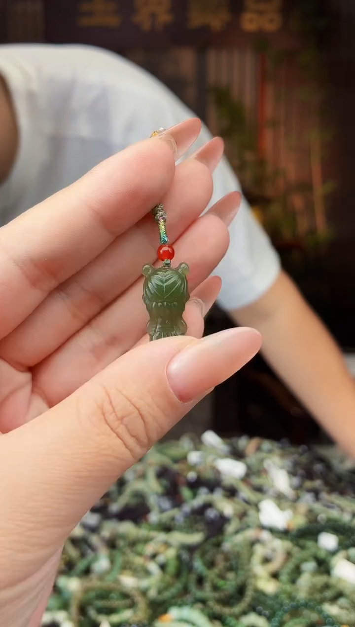 和田玉未镶嵌颈饰拍一发一