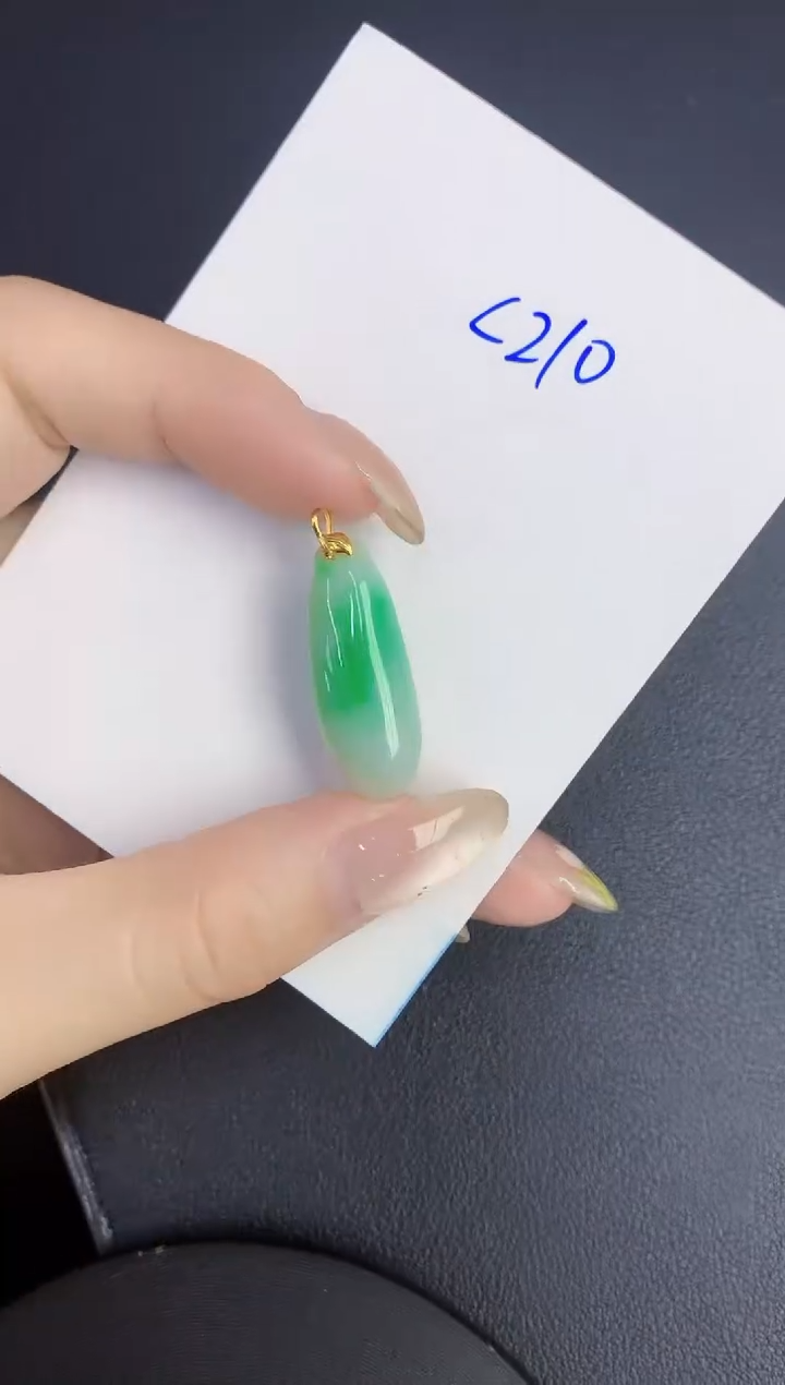 翡翠18K金镶嵌颈饰缅甸天然翡翠A货