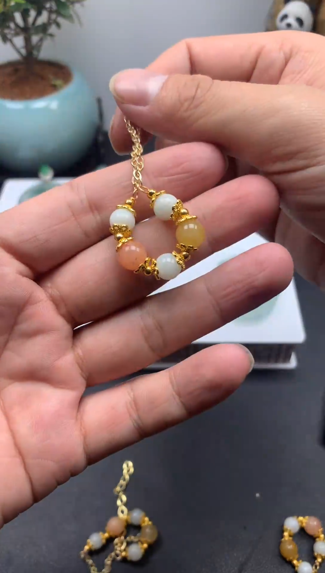 颈饰未镶嵌翡翠吊坠