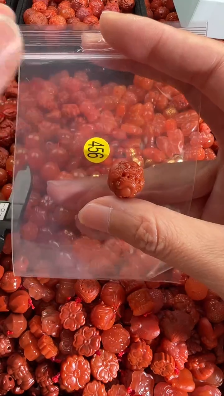 【闪购商品】南红玛瑙颈饰未镶嵌1