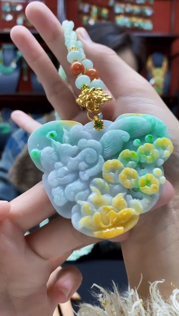 颈饰未镶嵌翡翠吊坠