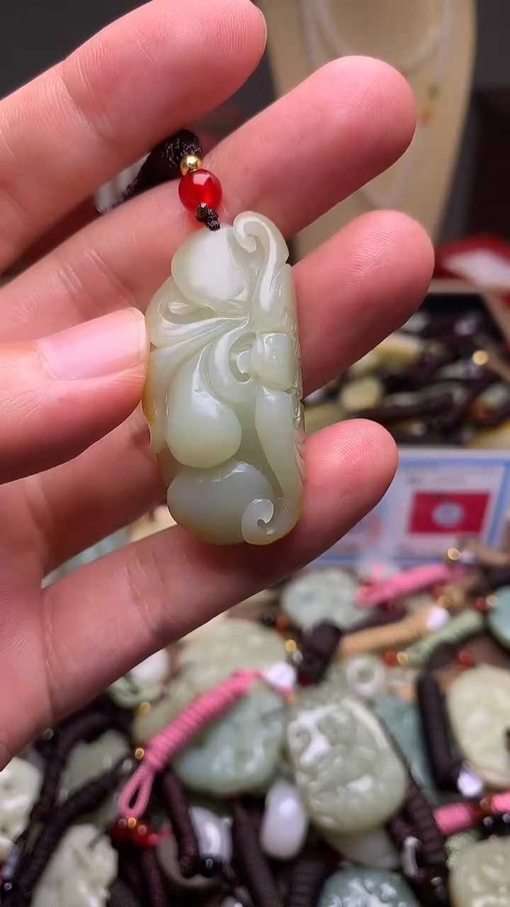 颈饰未镶嵌和田玉新疆料青海料清水和田玉吊坠