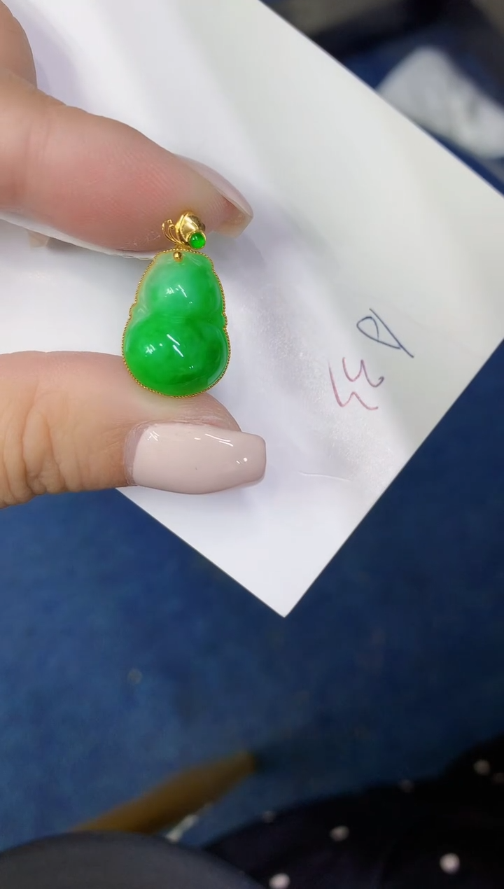 颈饰18K金镶嵌翡翠缅甸天然翡翠A货