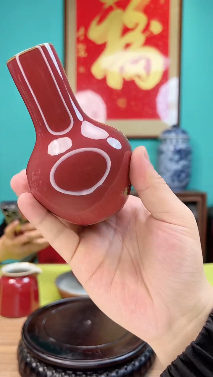 【闪购商品】瓶一品德窑霁红瓶        