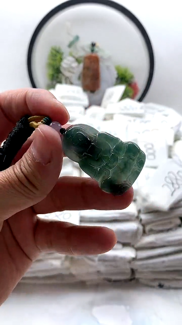 翡翠未镶嵌颈饰观音【品质一般介意慎拍】