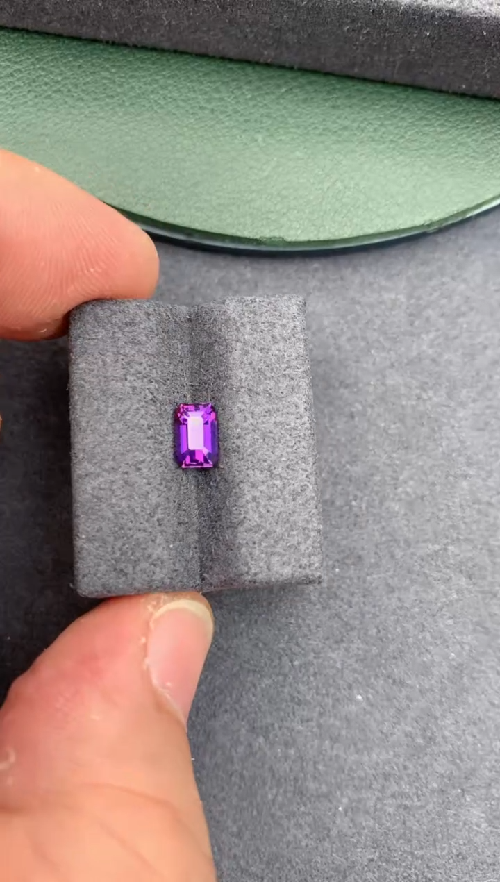 【闪购商品】彩色蓝宝石裸石未镶嵌1ct 无烧紫蓝宝