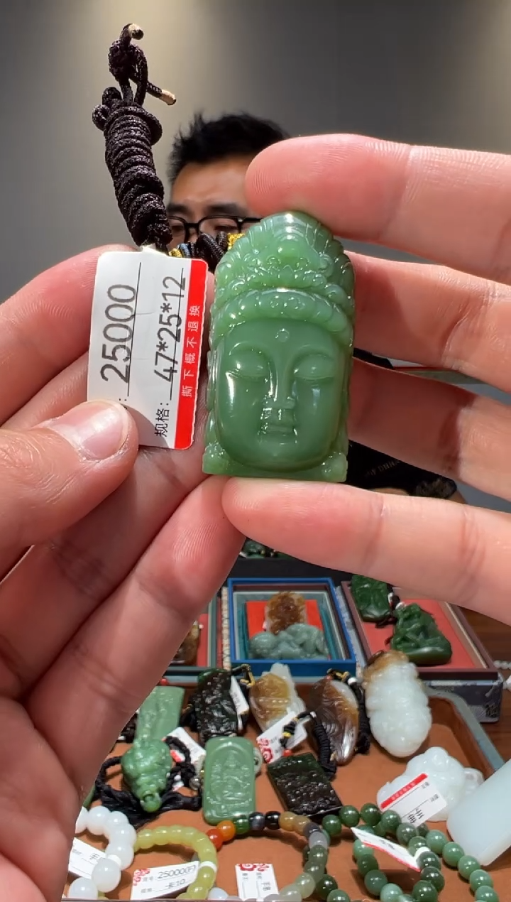 和田玉未镶嵌颈饰1