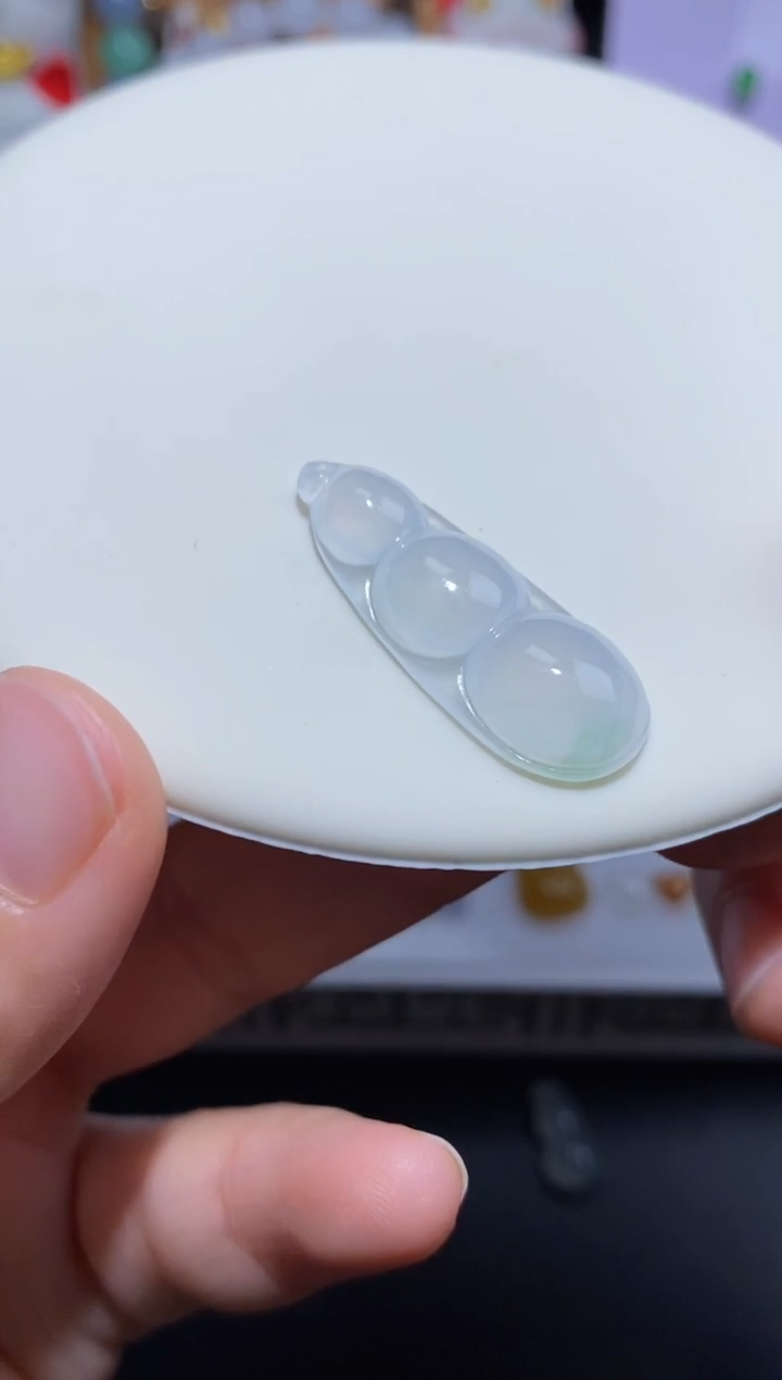 未镶嵌定制翡翠福豆