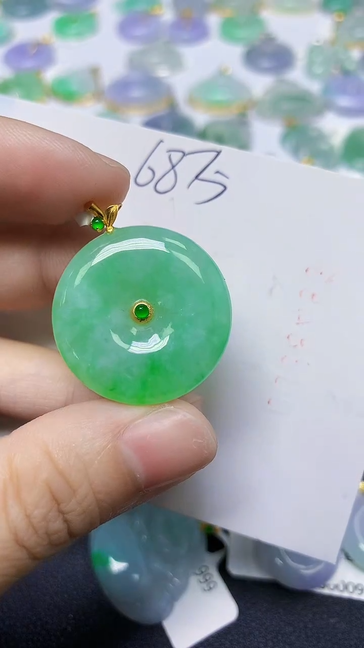 翡翠18K金镶嵌颈饰 天然缅甸翡翠A货