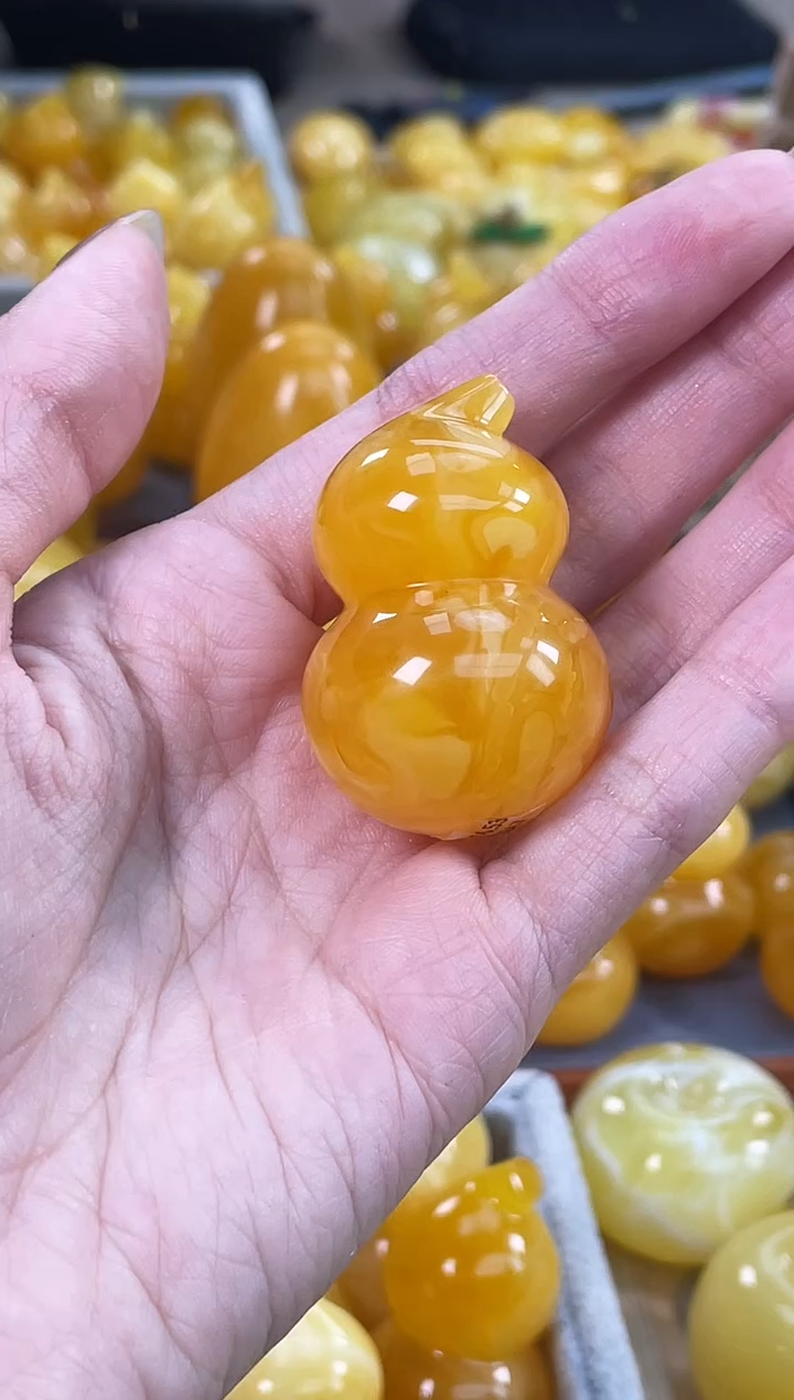 裸石琥珀未镶嵌J95