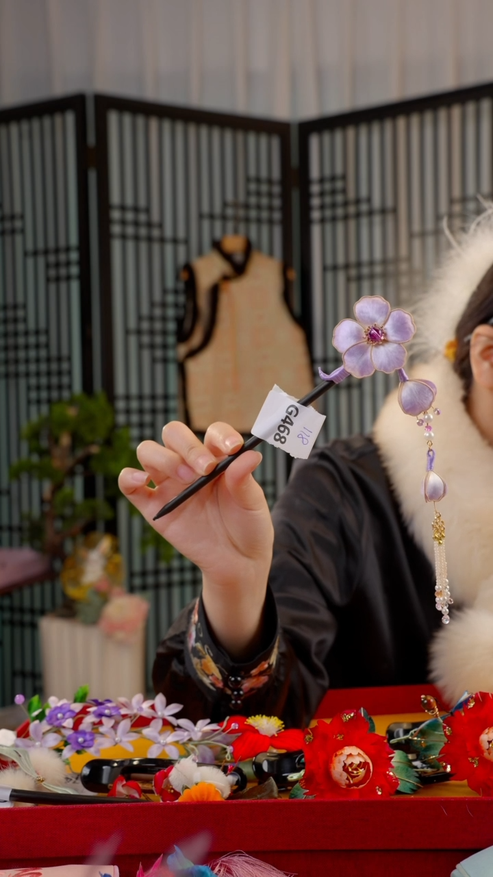 刺绣非遗绒花手工饰品