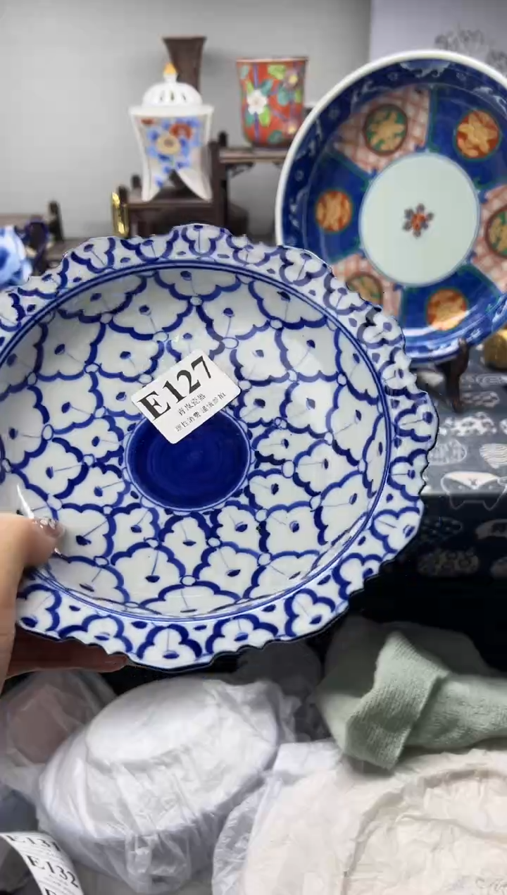 瓷片人**菊  E127