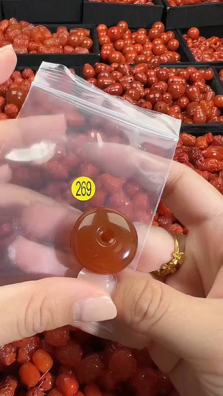 颈饰未镶嵌南红玛瑙1