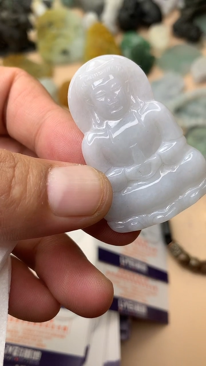 颈饰未镶嵌翡翠挂件