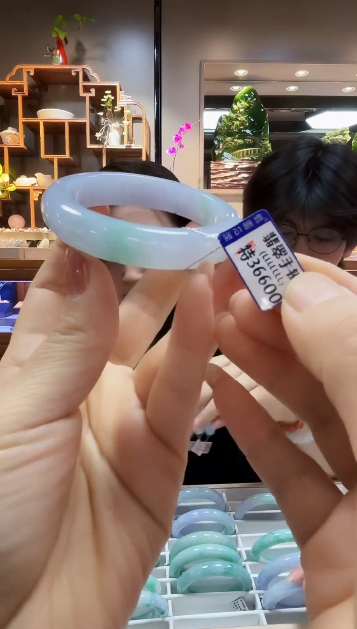 【闪购商品】翡翠颈饰未镶嵌手镯52.8