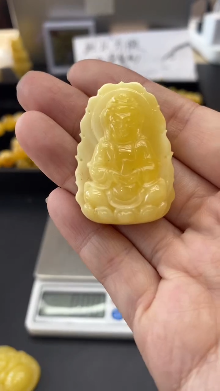 琥珀未镶嵌珠宝奇石2202