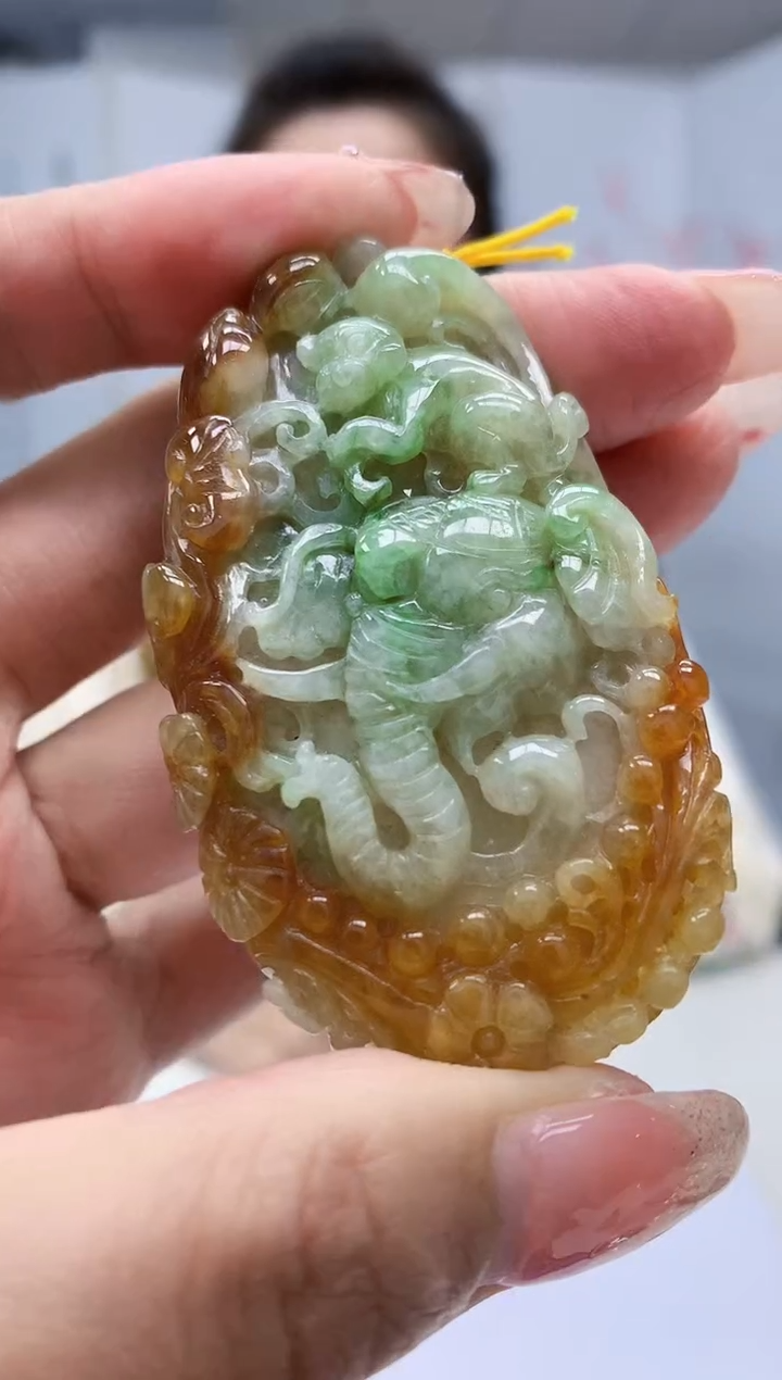 【闪购商品】定制翡翠未镶嵌4989mm-毛货挂件156