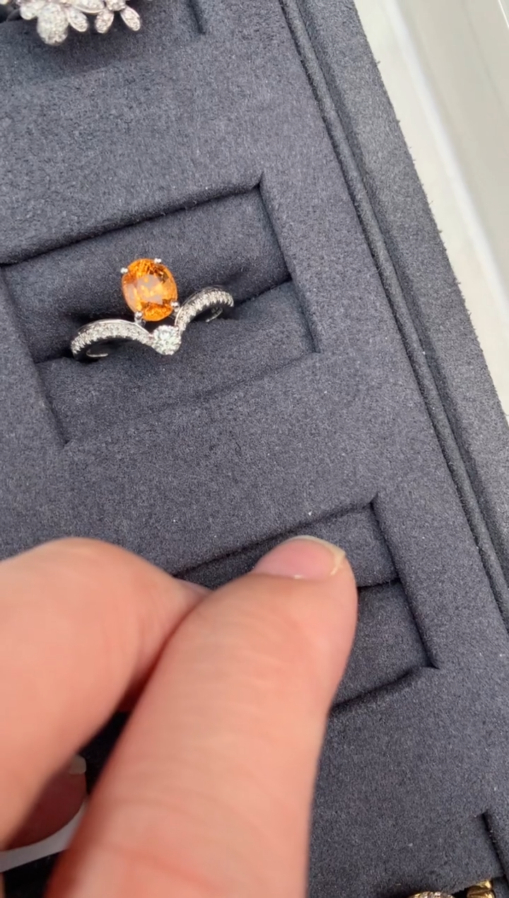 【闪购商品】石榴石（芬达石）戒指18K金镶嵌1.3ct芬达戒指